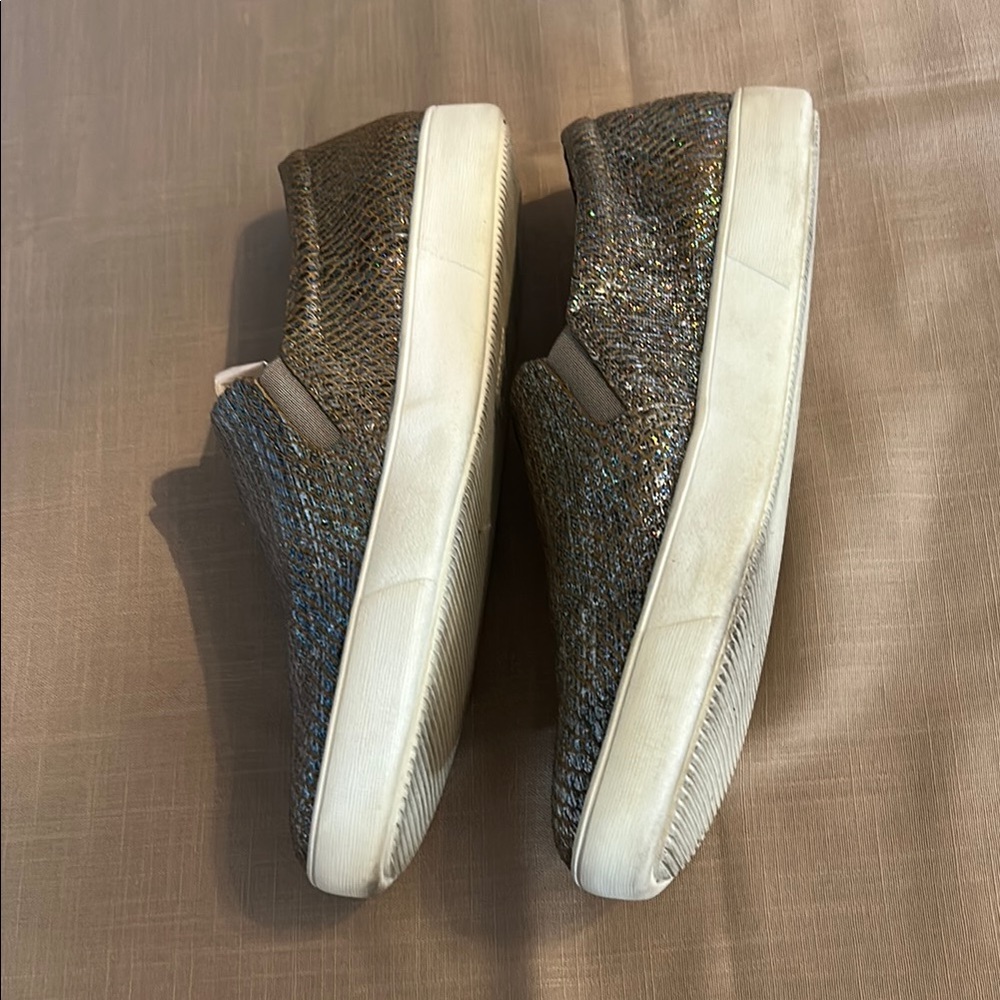 Naturalizer Slip-On Sneakers - Picture 4 of 8